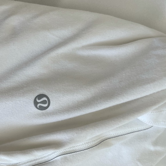 Lululemon Run Briskly 1/2 Zip - Picture 7 of 7